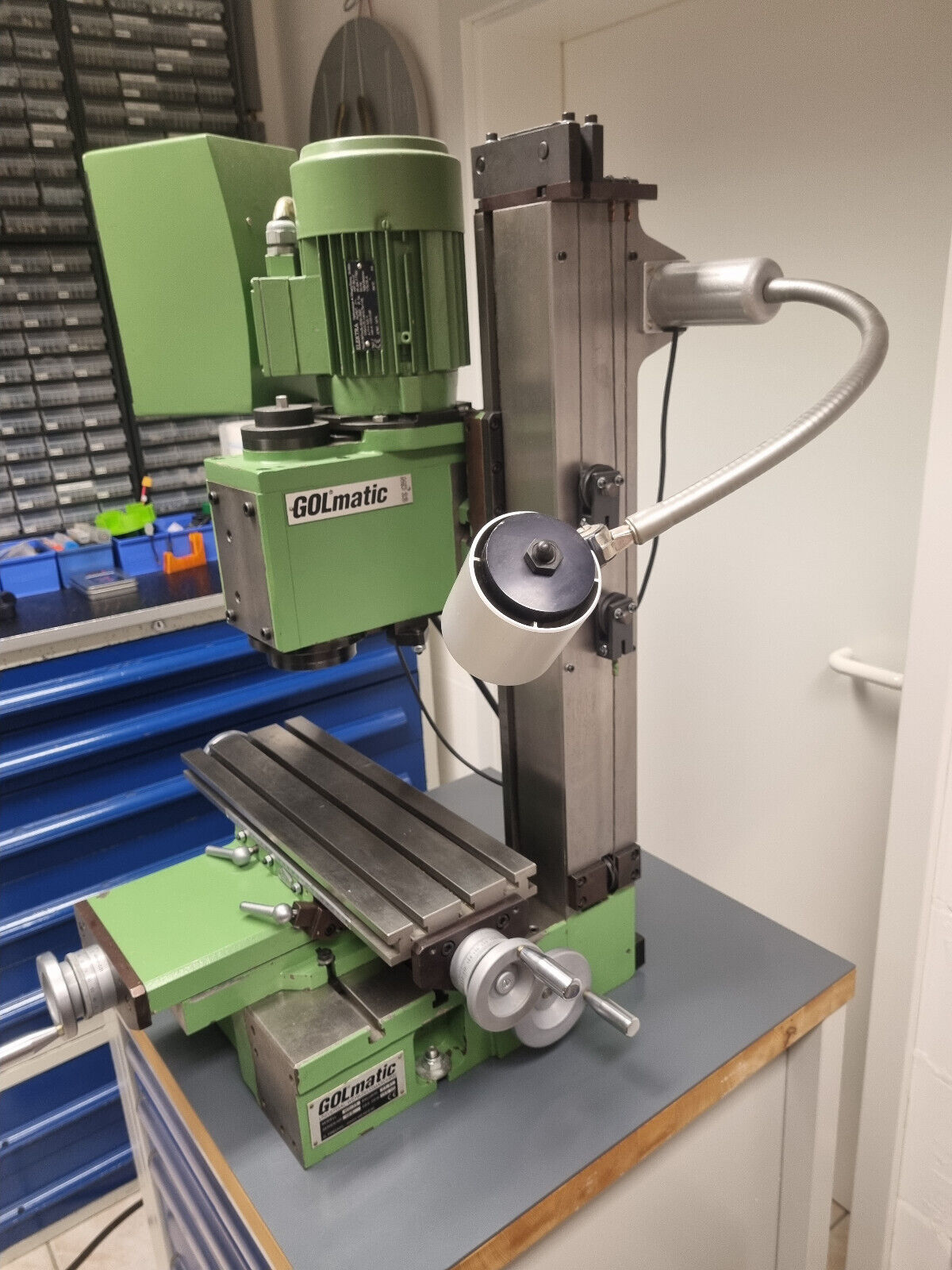 GOLMATIC MD-23 MILLING MACHINE